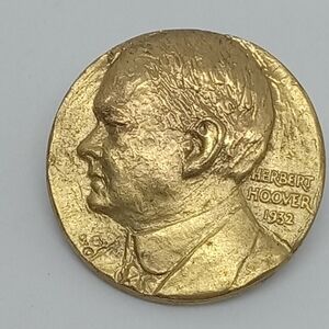 * vintage Medallic Art gold tone Herbert Hoover coin pin brooch